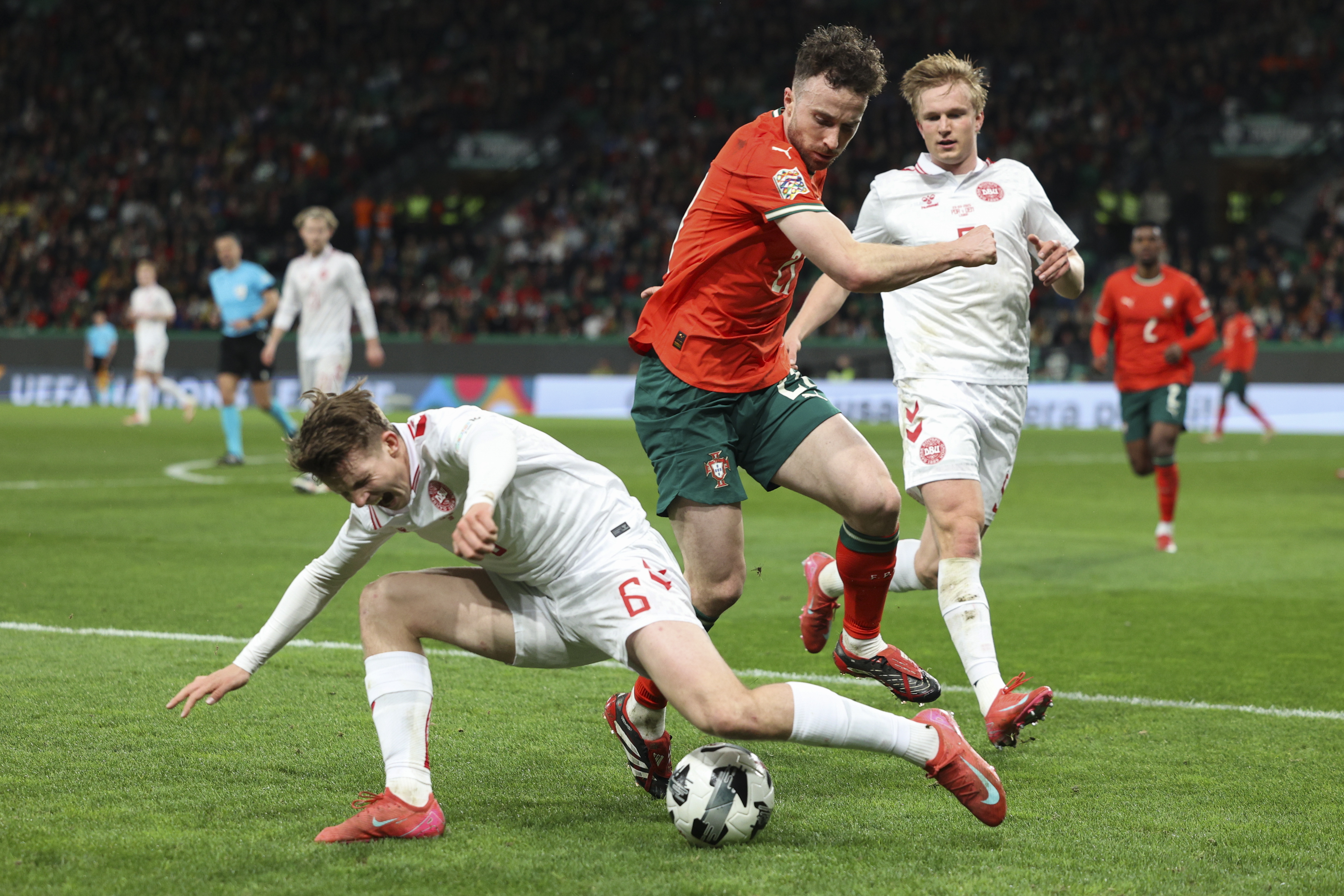 包含爱尔兰憾负芬兰:欧国联比赛精彩瞬间的词条