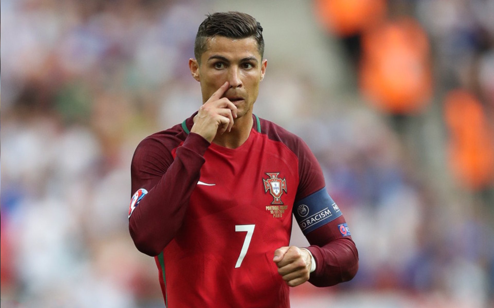 梅西关键回合不手软，冰岛血拼尼斯，当传奇与铁血相遇