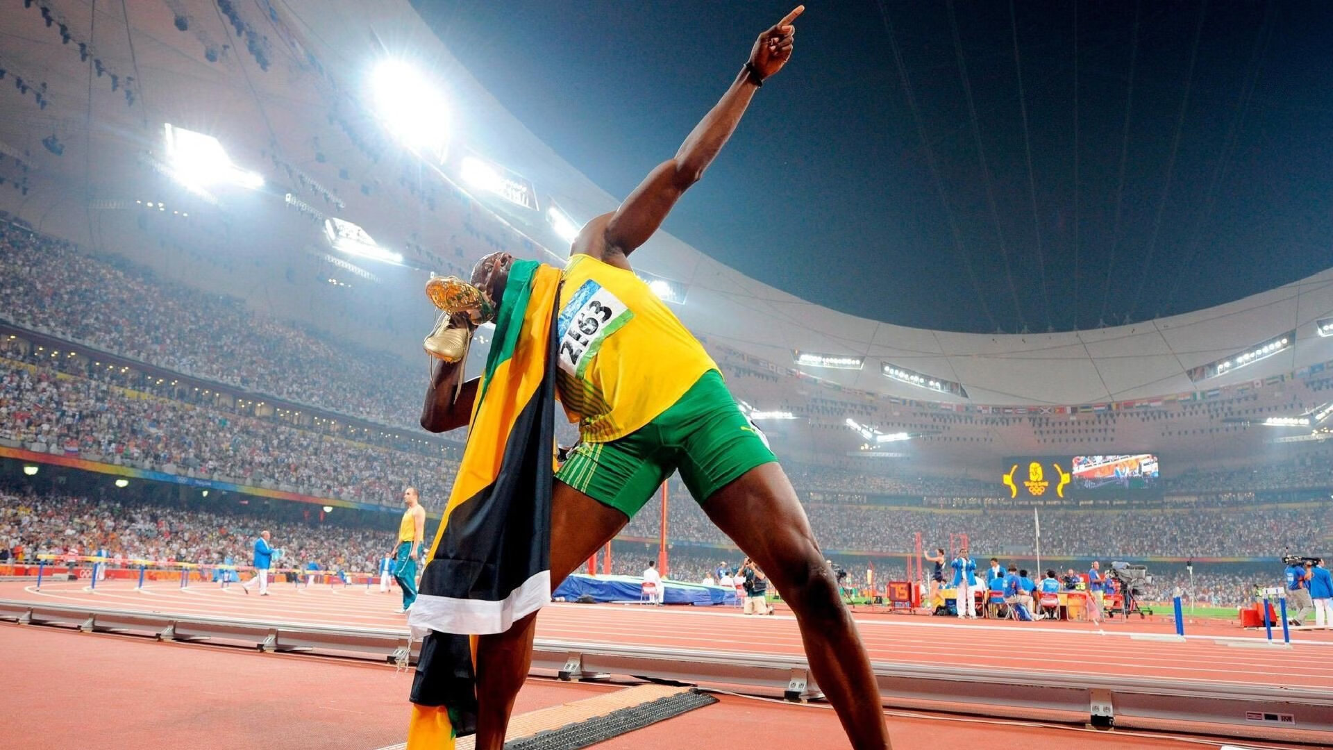 DB电竞官网平台-莱万一剑封喉，拉齐奥绝境逆袭巴黎，战术纪律与个人英雄主义的胜利交响